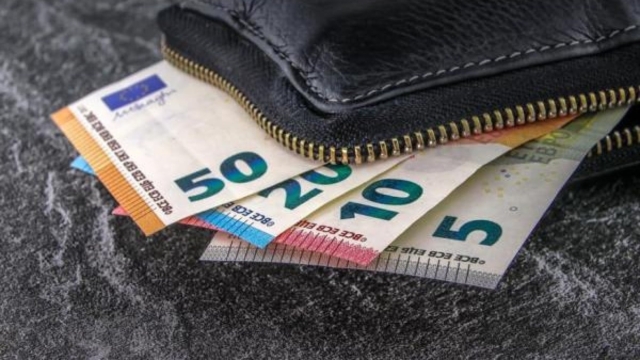 Κατώτατος μισθός: Πάνω από 823 μεικτά- Απόφαση την επόμενη εβδομάδα