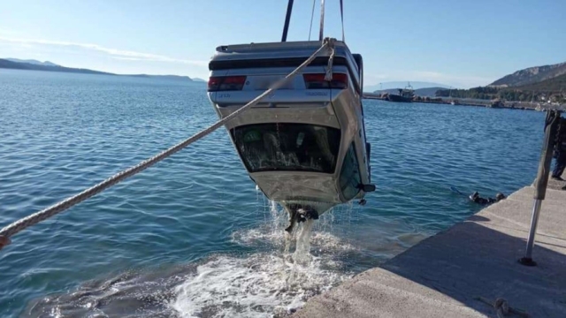 Καβάλα: Νεκρός οδηγός από πτώση αυτοκινήτου στο λιμάνι της Νέας Περάμου