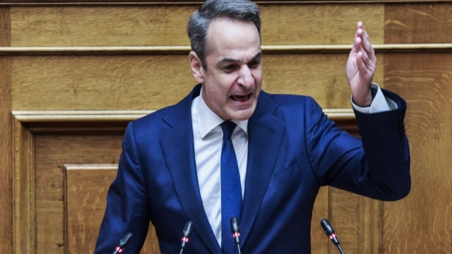 Μητσοτάκης από τη Βουλή: «Ουδέποτε δόθηκε καμία εντολή για συγκάλυψη – Στη μνήμη των θυμάτων θα διαλυθούν όλες οι υποψίες για τα Τέμπη» (video)