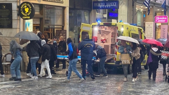Επίθεση με μαχαίρι στην Ερμού: Αυτό είναι το προφίλ του 32χρονου δράστη – Με ποιο κίνητρο επιτέθηκε στην κοπέλα
