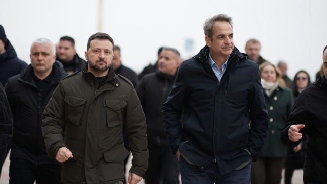 Ουκρανία: «Παραλίγο να ενεργοποιηθεί το ΝΑΤΟ» – Οι κρίσιμες ώρες και οι επαφές Ελλάδας-ΗΠΑ