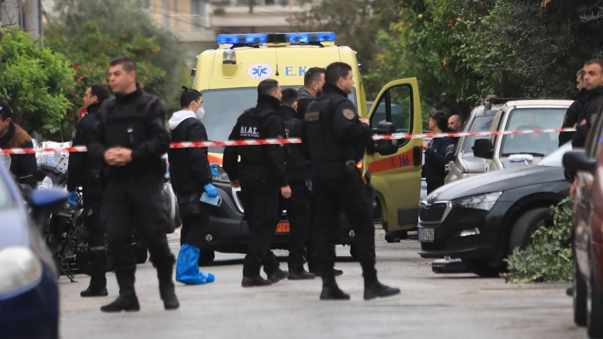 Νίκαια: «Μαμά, μαμά, βγες έξω! Κάποιος κακός έχει σκοτώσει τον μπαμπά» – Η σκηνή του φονικού μπροστά στα μάτια του παιδιού του θύματος