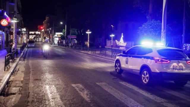 Πώς έπιασαν τη συμμορία που έκλεβε ΙΧ και καταστήματα στα Μεσόγεια – Το ανώνυμο τηλέφωνο που τους «έκαψε»