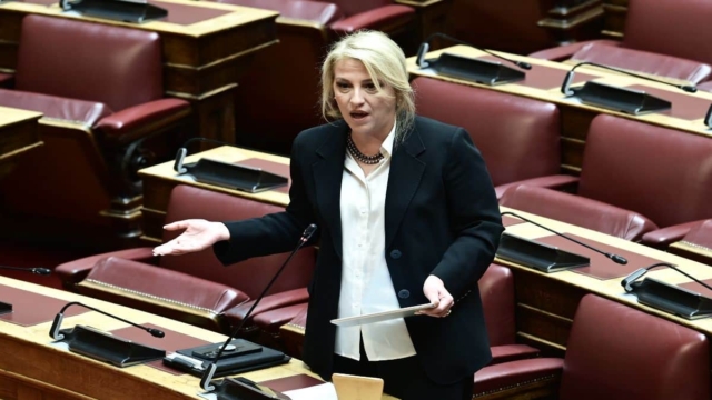 Ρένα Δούρου: Εκτός εδωλίου για τη φονική πλημμύρα στη Μάνδρα