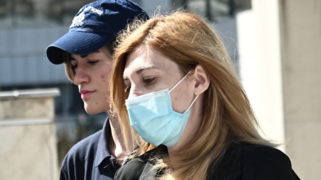 Ρούλα Πισπιρίγκου: Πώς «κάηκε» για τον θάνατο της Τζωρτζίνας – Τα ψέματα που οδήγησαν στα ισόδια και τα αιχμηρά λόγια της Νικολούλη (video)