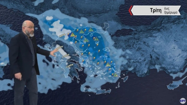 Σάκης Αρναούτογλου: Το 2ωρο που χρειάζεται προσοχή στην Αττική – Χιονοπτώσεις από τα 900 μέτρα (video)