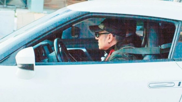 Το πανάκριβο αυτοκίνητο με το οποίο κάνει βόλτες στην Αθήνα ο Σφακιανάκης! (ΦΩΤΟ)