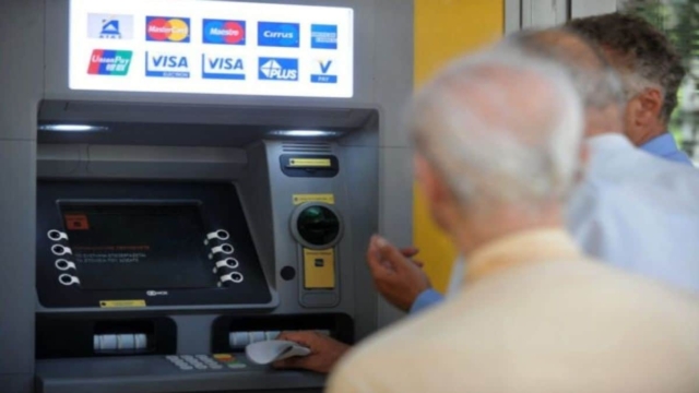Συντάξεις: Πότε θα λάβουν χρήματα οι δικαιούχοι