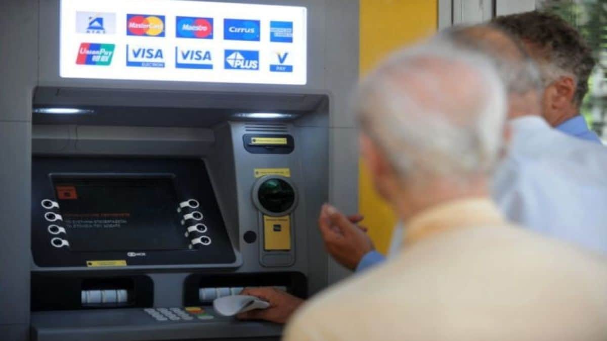 Συντάξεις: Πότε θα λάβουν χρήματα οι δικαιούχοι