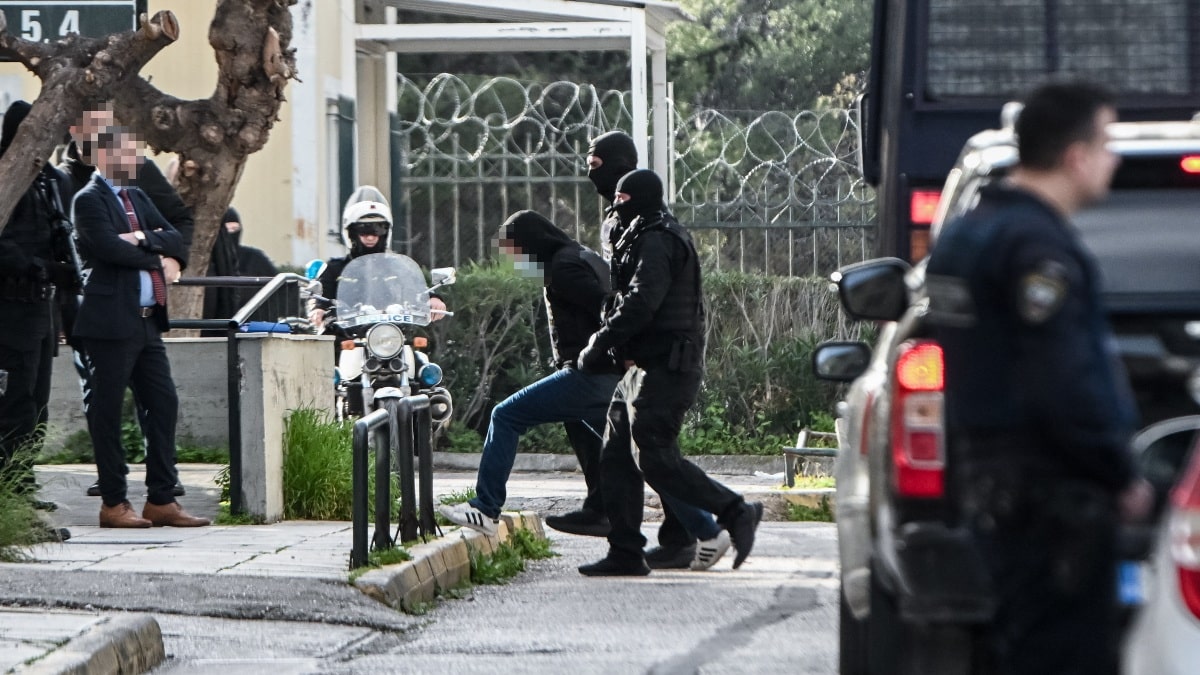 Στον ανακριτή οι 6 συλληφθέντες για τη «Σύμπραξη Εκδίκησης» – Το βαρύ κατηγορητήριο για τρομοκρατικές πράξεις