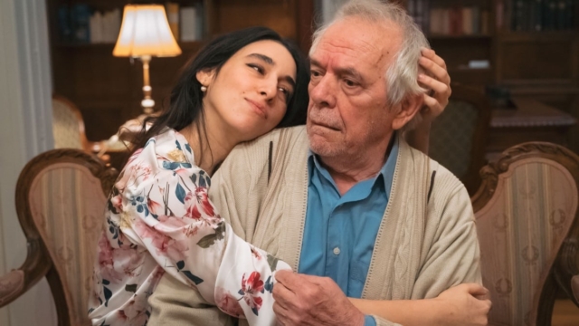 “Χόρεψέ με πατέρα”: Το συγκινητικό έργο της Κατερίνας Αντωνιάδου