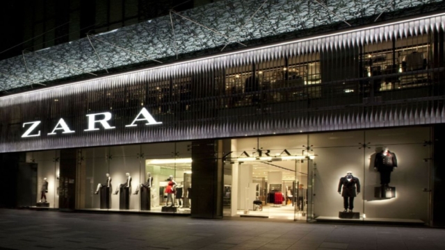 Ουρές στα ZARA: Αυτό είναι το φόρεμα των 10 ευρώ που έχει κάνει χαμό