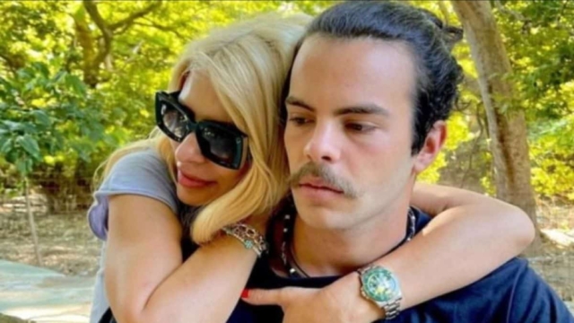 Μοίρασε θέαμα ο Άγγελος Λάτσιος: Πόζαρε με τους σμιλεμένους κοιλιακούς και έκανε τα κορίτσια να παραληρούν