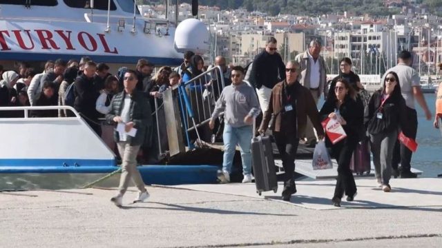 Λέσβоς: Πάνω από 6.000 Τούρκοι με visa express στο νησί για το 4ήμερο – «Θείο δώρο για τα καταστήματα»