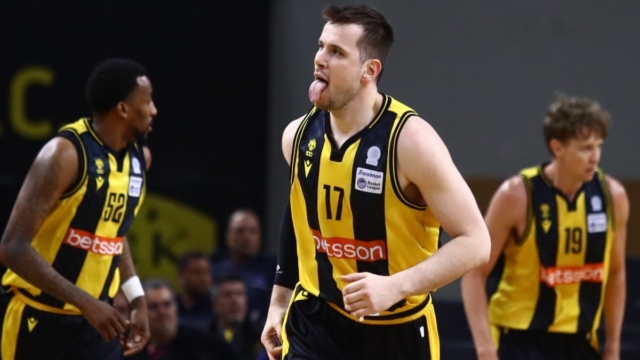 Basket League: «Έσπασε» την κατάρα της έδρας της το 2024 η ΑΕΚ με νίκη-θρίλερ κόντρα στο Μαρούσι (video)