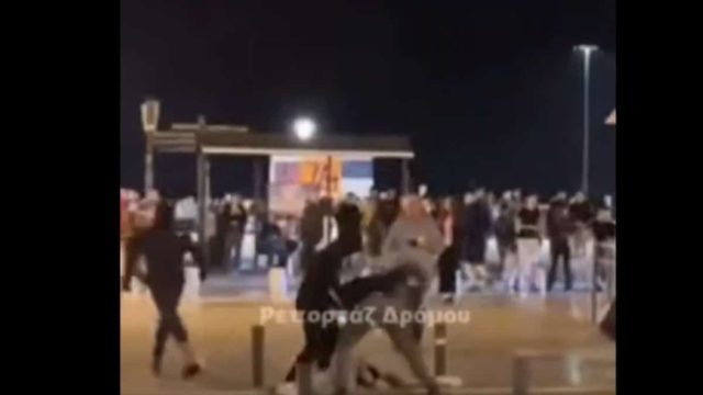 Αριστοτέλους: Άγριο ξύλο μεταξύ νεαρών – Επιτέθηκαν σε νεαρό (video)