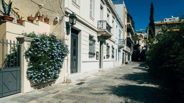 Οι 4 καλύτερες βόλτες για περπάτημα στην Αθήνα την άνοιξη