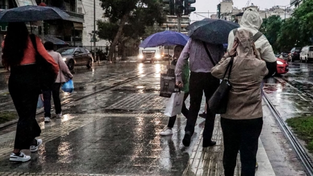 Καιρός 19/4: Κακοκαιρία-εξπρές με βροχές και ισχυρές καταιγίδες – Έκτακτο δελτίο από την ΕΜΥ