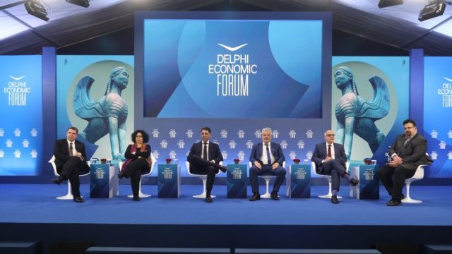 Δημοσκόπηση διαΝΕΟσις: Ποια ζητήματα «καίνε» τους πολίτες  – Φοβισμένοι και πολωμένοι οι Έλληνες
