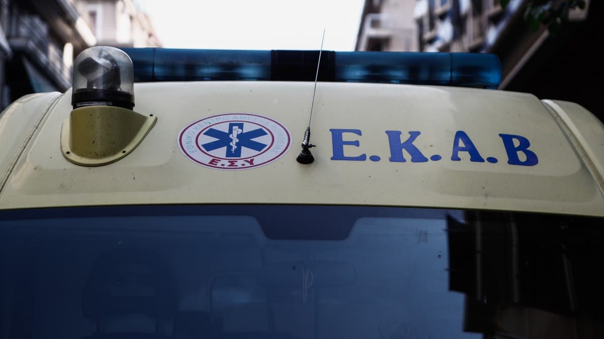 Θρίλερ στη Θεσσαλονίκη: Αυτοκίνητο «καρφώθηκε» σε αποθήκη – Ο οδηγός πέθανε ακαριαία