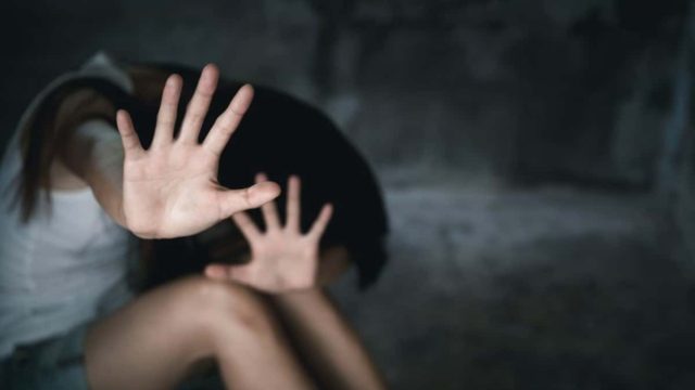 Σοκ στην Χαλκίδα: 13χρονη κατήγγειλε την μητέρα της – Την έριξε κάτω και την χτύπησε στο κεφάλι