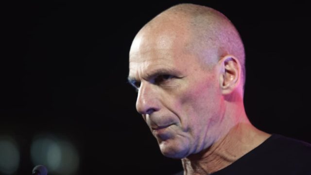 Απαγόρευση εισόδου επέβαλε η Γερμανία στον Βαρουφάκη και μπλόκο σε κάθε πολιτική δραστηριότητα στη χώρα