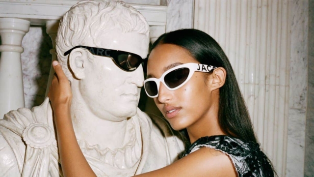 H SAFILO ΚΑΙ H MARC JACOBS ΑΝΑΚΟΙΝΩΝΟΥΝ ΤΗΝ ΑΝΑΝΕΩΣΗ ΤΗΣ ΠΑΓΚΟΣΜΙΑΣ EYEWEAR LICENSING ΣΥΜΦΩΝΙΑΣ ΤΟΥΣ