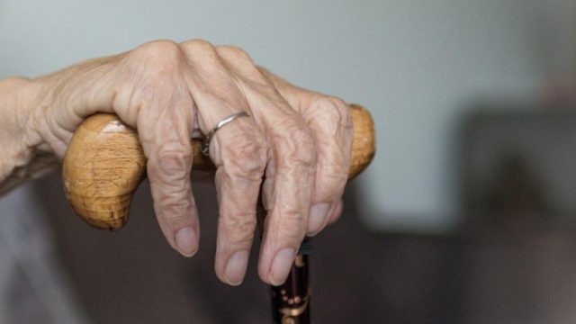 Αλμυρός: «Σούπερ» γιαγιά παγίδεψε σπείρα που επιχείρησε να την εξαπατήσει