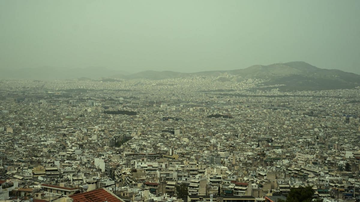 Καιρός σήμερα 1/4: Λιακάδα, καλοκαιρινή ατμόσφαιρα και αφρικανική σκόνη – Σε ποιές περιοχές θα ξεπεράσει η θερμοκρασία τους 30 βαθμούς (video)