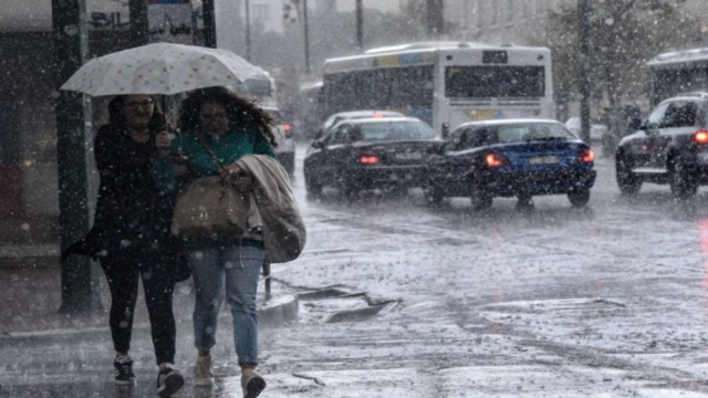 Καιρός: Ανατροπή από τον Τσατραφύλλια, πολικός αεροχείμαρρος σαρώνει τα επόμενα 24ωρα την χώρα – Που θα χιονίσει