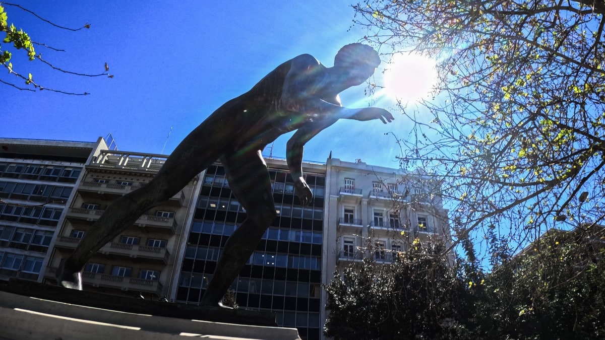 Καιρός σήμερα 10/4: Καλοκαιρία και υψηλές θερμοκρασίες – Σε ποιες περιοχές ο υδράργυρος θα φτάσει μέχρι 27 βαθμούς Κελσίου (video)