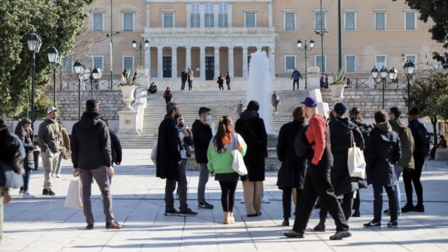Δώρο Πάσχα 2024: Πρόστιμα σε όσους δεν το καταβάλουν – Πότε θα πληρωθούν οι εργαζόμενοι (video)