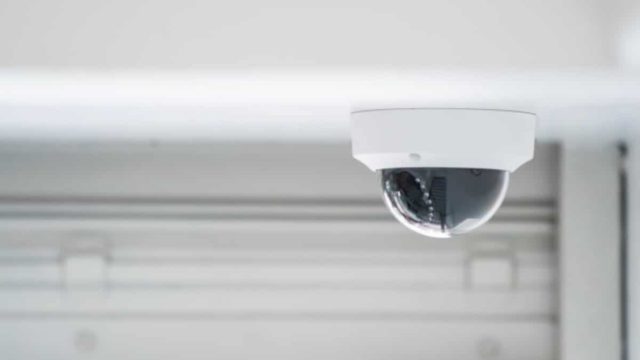Θεσσαλονίκη: Ιδιοκτήτης διαμερίσματος είχε εγκαταστήσει κρυφή κάμερα – Παρακολουθούσε φοιτήτρια (video)