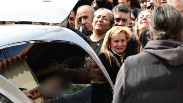 Γυναικοκτονία στους Αγίους Αναργύρους: Συγκλονίζει ο πατέρας της Κυριακής – «Θανατική ποινή σε όποιον το κάνει αυτό στις γυναίκες»