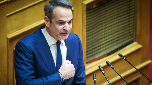 «Ασπίδα» Μητσοτάκη στην οικογένειά του: «Ας την αφήσουν εκτός πολιτικής σύγκρουσης – Θα πάω στο δικαστήριο να υπερασπιστώ τη Μαρέβα»