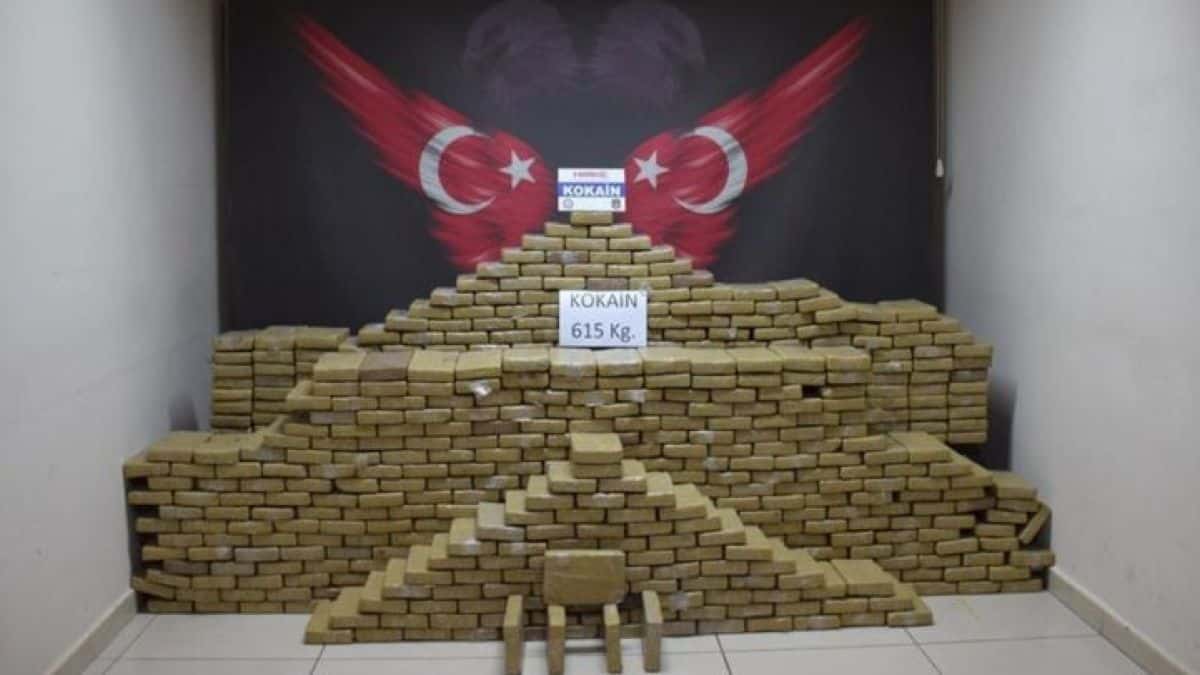 Τουρκία: Σημείο εισόδου για ναρκωτικά – Κατέσχεσε το τρίτο μεγαλύτερο φορτίο κοκαϊνης