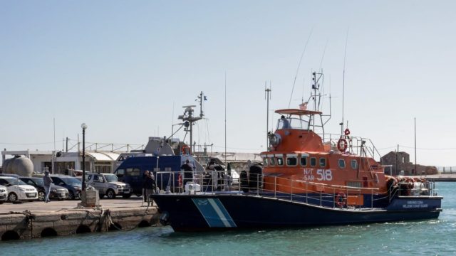Ναυάγιο στην Χίο: Τρία νεκρά κοριτσάκια- Μεγάλη επιχείρηση του Λιμενικού (photos)