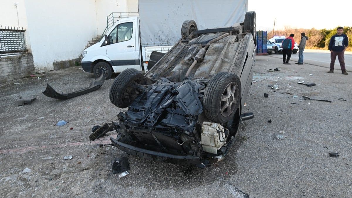 Τροχαίο στη Πεντέλης – Αυτοκίνητο ξέφυγε από την πορεία του – Μποτιλιάρισμα στους δρόμους