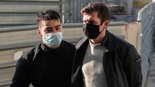 Δίκη προπονητή ιστιοπλοΐας: «Της στέρησε την παιδιή της ηλικία» – Ξεσπά η μητέρα της Αμαλίας