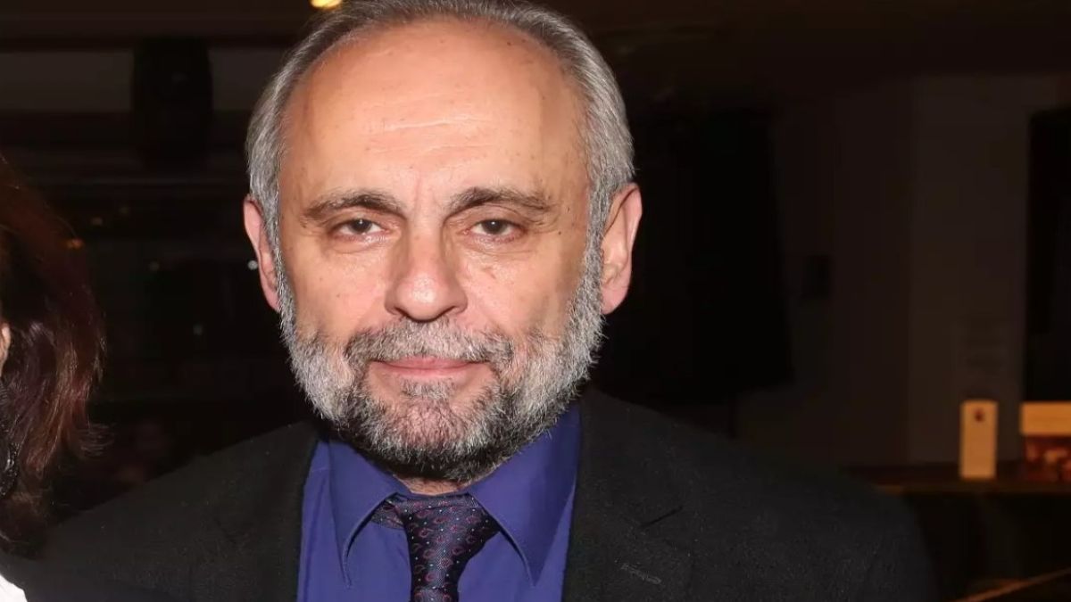 Σωτήρης Χατζάκης: «Η γιαγιά μου είχε ενόραση και έσωσε τη ζωή της μαμάς μου»