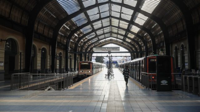 Κακά τα μαντάτα: Κλειστός ο σταθμός «Πειραιάς» το Σαββατοκύριακο