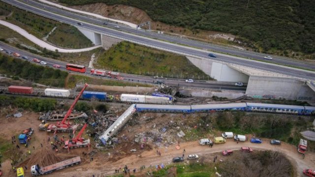 Νέες αιχμές από την ευρωπαία εισαγγελέα για τα Τέμπη: «Πόσες τραγωδίες χρειάζονται για να καταλάβουμε ότι η διαφθορά σκοτώνει;»