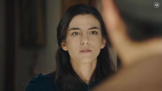 Το Ναυάγιο (2/4): Θα δακρύσετε – Η σκηνή που ο Πέτρος σπαράζει στο κλάμα στην αγκαλιά του πατέρα του