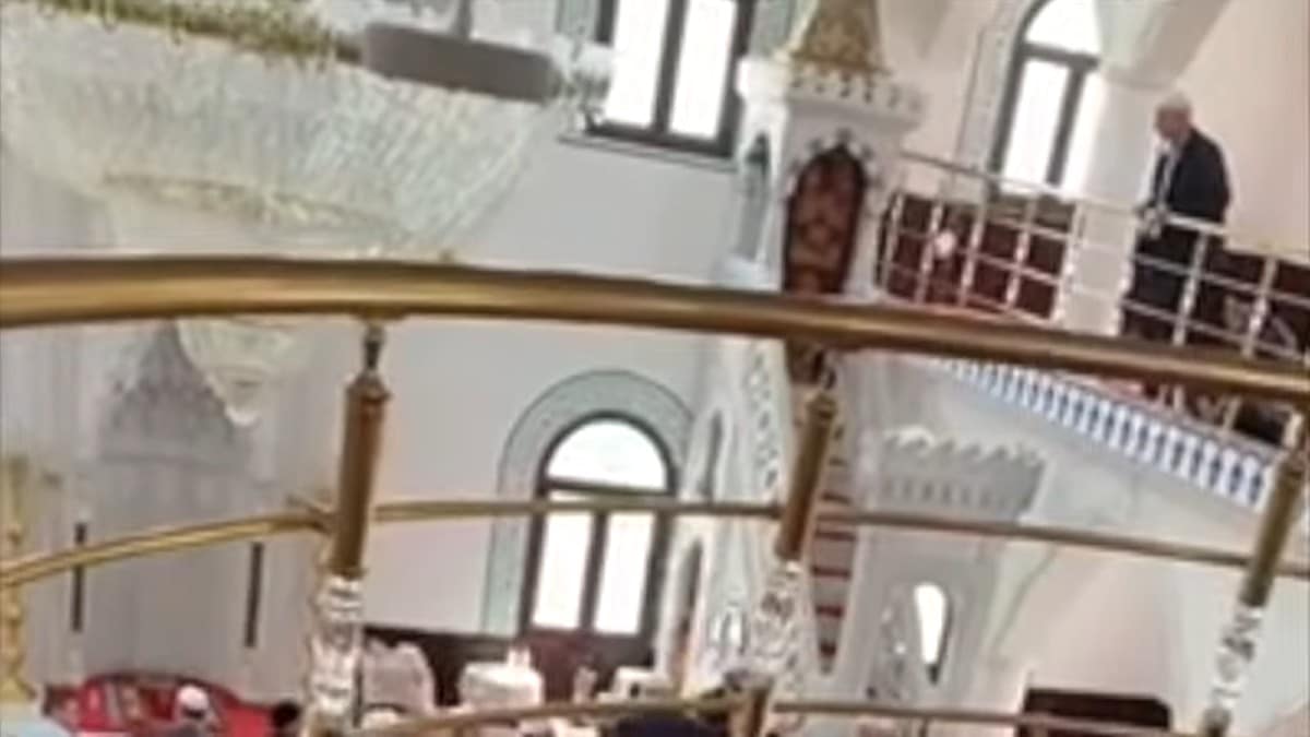 Ξάνθη: Μουσουλμάνοι έδιωξαν «ψευτομουφτή» από τέμενος – Επενέβη η Αστυνομία (video)
