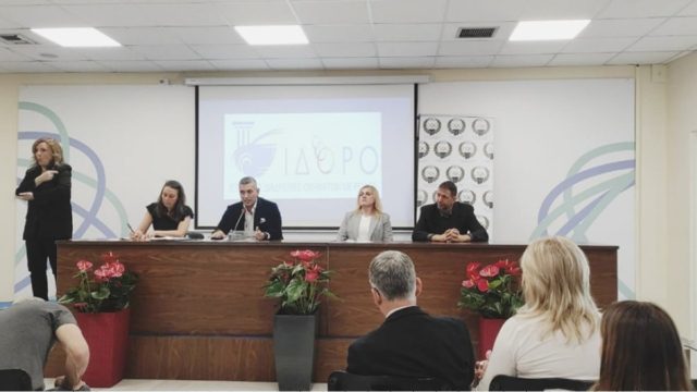 Με μεγάλη επιτυχία πραγματοποιήθηκε στο Ο.Α.Κ.Α. το σεμινάριο “Ο αθλητισμός είναι η ζωή μας”, με τη συμμετοχή της Προέδρου του Σ.Ε.Φ. Χριστίνας Τσιλιγκίρη