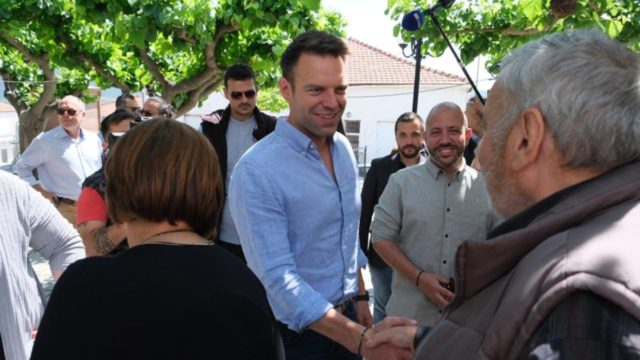 Κασσελάκης: «Είμαι ο Στέφανος είτε φοράω σμόκιν είτε φανελάκι» – Σκληρή κριτική για το ταξίδι Μητσοτάκη στην Τουρκία