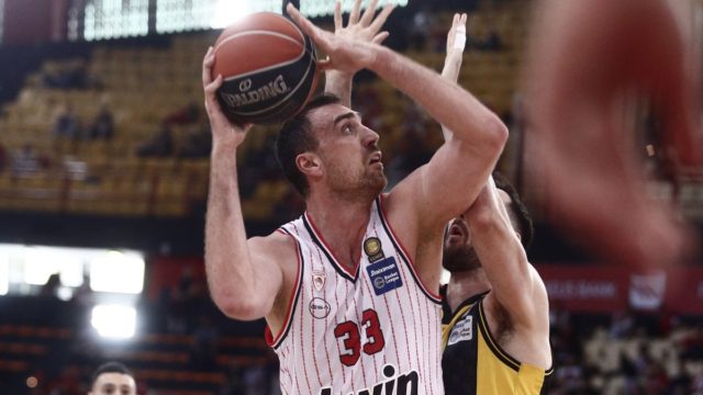 Basket League: Με κυρίαρχο Μιλουτίνοφ ξέσπασε στο β’ ημίχρονο ο Ολυμπιακός (video)