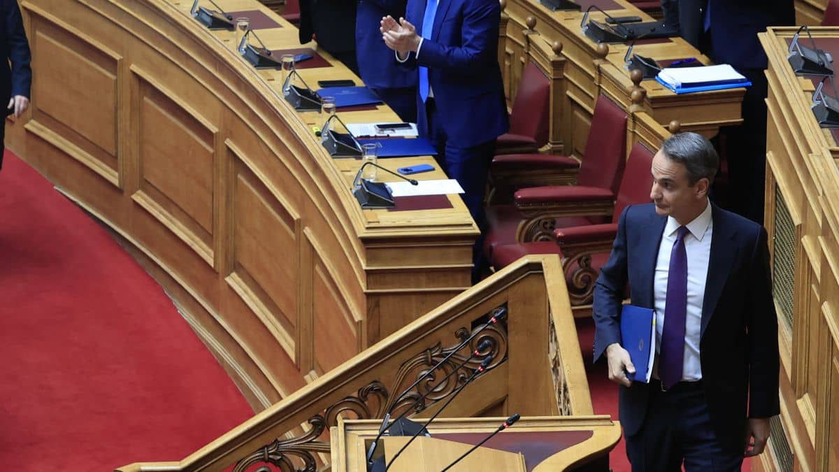 Σύγκρουση πολιτικών αρχηγών: Live η ομιλία Μητσοτάκη στη Βουλή για την ακρίβεια