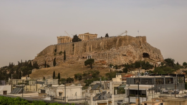 Καιρός σήμερα 9/5: Διήμερο με λασποβροχές και πτώση θερμοκρασίας – Ποιες περιοχές θα δουν έντονα φαινόμενα (video)