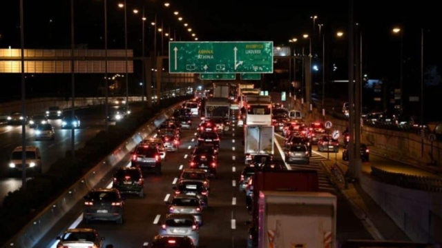 Επιστρέφουν οι εκδρομείς του Πάσχα – Πού υπάρχουν καθυστερήσεις